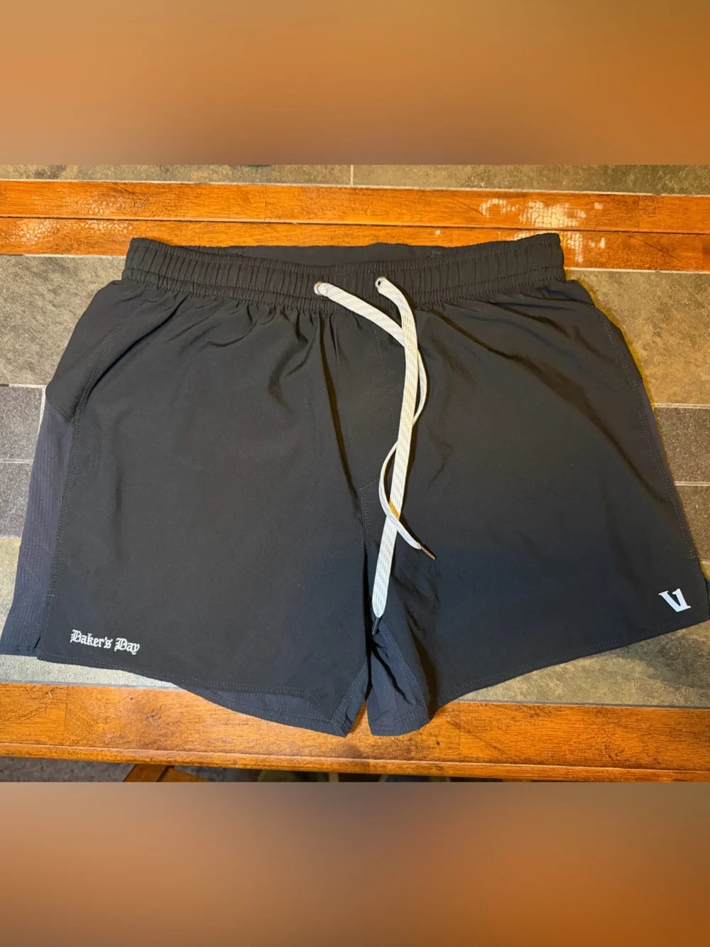Vuori Men’s Shorts (Size Small)